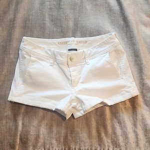 White American Eagle Super Stretch Midi Shorts